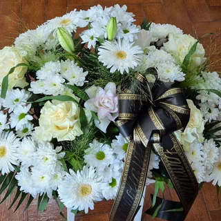 Aranjamente funerare realizate cu respect