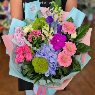 Buchet personalizat de flori proaspete